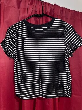 Old Navy Striped Bestee Tee Size Large